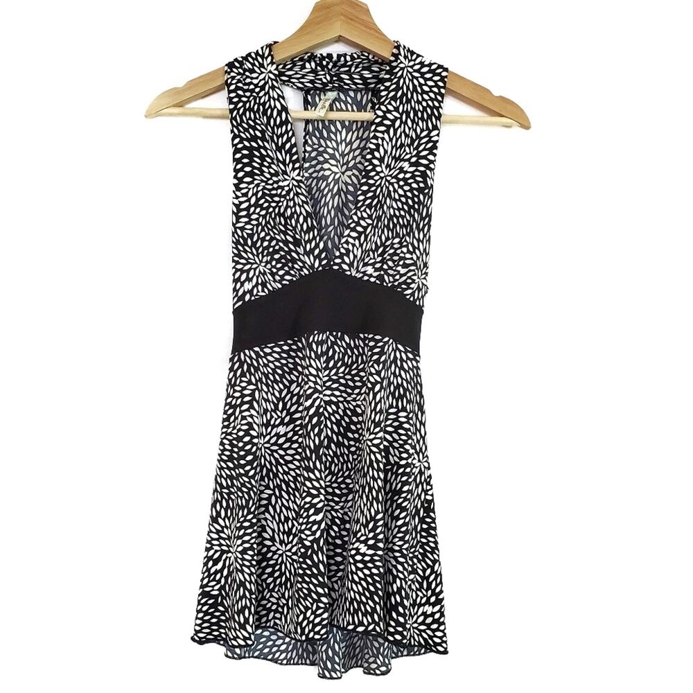 Do & Be | Abstract Pattern Deep V Stretch Top Y2K Retro Style - Picture 2 of 7